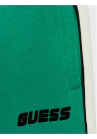 Guess Spodnie dresowe L2BQ19 KBGQ2 Zielony Regular Fit. Kolor: zielony. Materiał: syntetyk #3