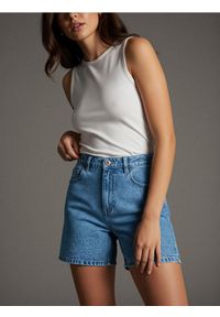 Sinsay - Bermudy jeansowe - granatowy. Kolor: niebieski. Materiał: jeans #1