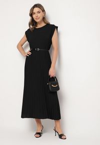 Born2be - Czarna Plisowana Sukienka Mavence. Okazja: na co dzień. Kolor: czarny. Wzór: nadruk. Styl: casual, klasyczny #7