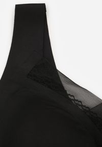 Born2be - Czarny Biustonosz Sportowy z Siateczką i Usztywnionymi Miseczkami Zerirae. Kolor: czarny. Rodzaj stanika: wyciągane miseczki #4