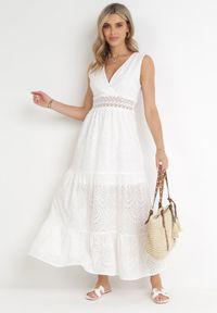 Born2be - Biała Haftowana Sukienka Maxi z Kopertowym Dekoltem i Cienkimi Gumkami w Pasie z Bawełny Sabinel. Typ kołnierza: dekolt kopertowy. Kolor: biały. Materiał: bawełna. Długość rękawa: bez rękawów. Wzór: haft. Sezon: wiosna, lato. Typ sukienki: kopertowe. Długość: maxi #1