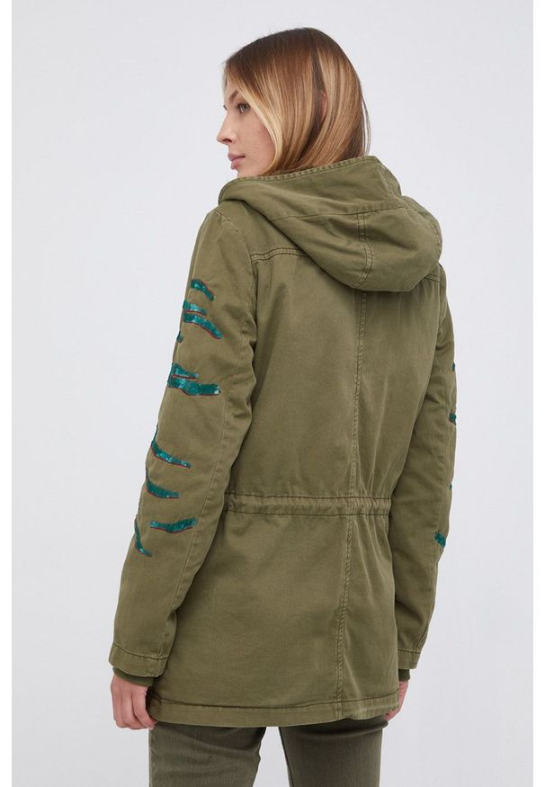 Desigual Parka damska kolor zielony przejściowa. Kolor: zielony. Materiał: materiał, bawełna