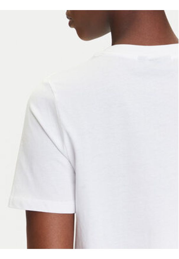 Pieces T-Shirt Funly 17160308 Biały Regular Fit. Kolor: biały. Materiał: bawełna