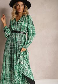 Renee - Zielona Plisowana Sukienka Maxi Ozdobiona Wzorem w Tweedowym Stylu Juvioa. Kolor: zielony. Materiał: tkanina. Wzór: aplikacja. Długość: maxi