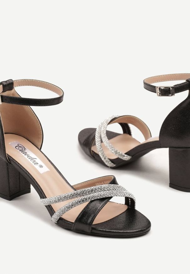 Renee - Czarne Sandały na Słupku Ozdobione Brokatem i Cyrkoniami Norreis. Zapięcie: pasek. Kolor: czarny. Wzór: aplikacja. Obcas: na słupku. Styl: elegancki, glamour, wizytowy