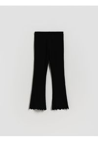 Reserved - Legginsy flare - czarny. Kolor: czarny. Materiał: dzianina, bawełna