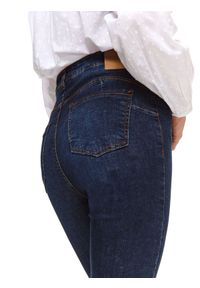 TOP SECRET - Spodnie damskie jeansowe push up. Okazja: do pracy, na co dzień. Stan: podwyższony. Kolor: niebieski. Materiał: jeans. Długość: długie. Sezon: jesień. Styl: casual #3