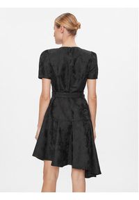 DKNY Sukienka koktajlowa DD3JQ466 Czarny Regular Fit. Kolor: czarny. Materiał: syntetyk. Styl: wizytowy