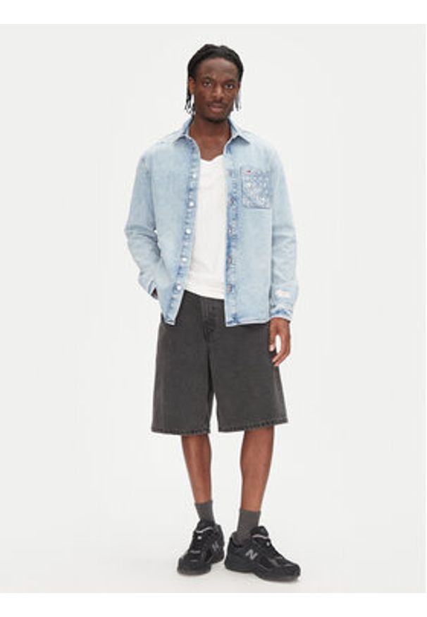 Tommy Jeans Koszula jeansowa DM0DM21362 Niebieski Regular Fit. Kolor: niebieski. Materiał: bawełna