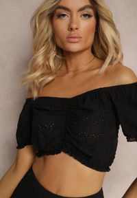 Renee - Czarny Komplet z Bawełny z Ażurowym Motywem Spódnica z Falbanami oraz Gumką w Talii High Waist i Krótka Bluzka Ozdobiona Ściągaczem Aricella. Kolor: czarny. Materiał: bawełna. Wzór: aplikacja, ażurowy #5