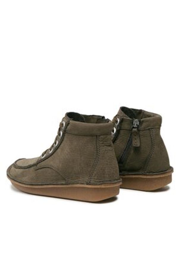 Clarks Botki Funny Cedar 261738864 Khaki. Kolor: brązowy. Materiał: zamsz, skóra