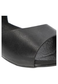 Czarne Sandały Armodo Stylowe Płaskie Obuwie Damskie. Okazja: na spacer. Zapięcie: pasek. Kolor: czarny. Materiał: skóra. Sezon: lato. Obcas: na platformie. Styl: elegancki #2