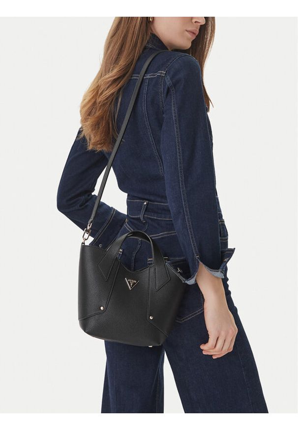 Guess Torebka 181016 Czarny. Kolor: czarny. Materiał: skórzane