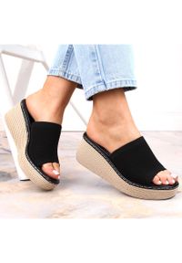 Klapki damskie na koturnie czarne T.Sokolski MU100. Kolor: czarny. Obcas: na koturnie #2