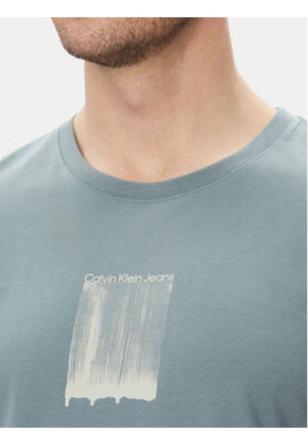 Calvin Klein Jeans T-Shirt Brush Stroke J30J327522 Niebieski Regular Fit. Kolor: niebieski. Materiał: bawełna