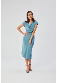 Stylove - Elegancka asymetryczna sukienka z dekoltem woda niebieska. Typ kołnierza: dekolt woda. Kolor: niebieski. Typ sukienki: asymetryczne. Styl: elegancki #4