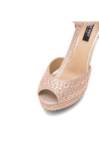 Nine West Sandały NISA SY015-1NW Różowy. Kolor: różowy. Materiał: materiał #4