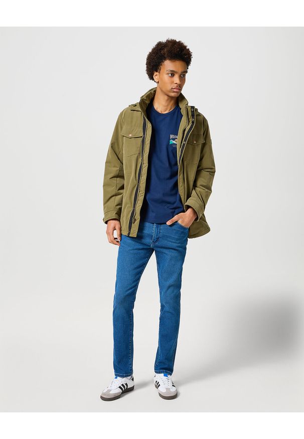 Wrangler - WRANGLER MĘSKIE SPODNIE OCIEPLANE JEANSOWE LARSTON GAVIN 112356819 W18S008806. Styl: klasyczny