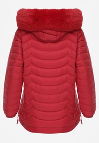 Renee - Czerwona Przejściowa Kurtka z Pikowaniem Bocznymi Ściągaczami i Kapturem Fezizia. Okazja: na co dzień. Kolor: czerwony. Materiał: futro, poliester, jeans. Styl: casual, elegancki #2