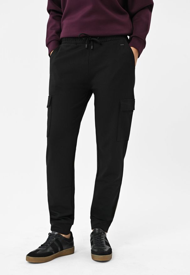 Volcano - Damskie joggery cargo N-KIMBRA. Materiał: dresówka, materiał. Wzór: gładki