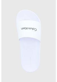 Calvin Klein klapki damskie kolor biały. Kolor: biały. Materiał: materiał, guma. Obcas: na obcasie. Wysokość obcasa: niski #3