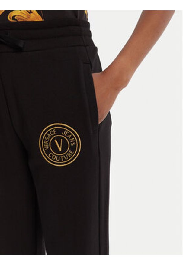 Versace Jeans Couture Spodnie dresowe 79HAAT00 CF01T Czarny Regular Fit. Kolor: czarny. Materiał: bawełna
