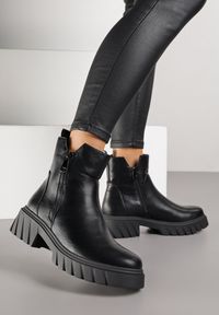 Renee - Czarne Botki do Kostki z Suwakiem na Grubej Podeszwie z Tłoczeniami Redvira. Kolor: czarny. Materiał: satyna, jeans, skóra. Styl: elegancki #4