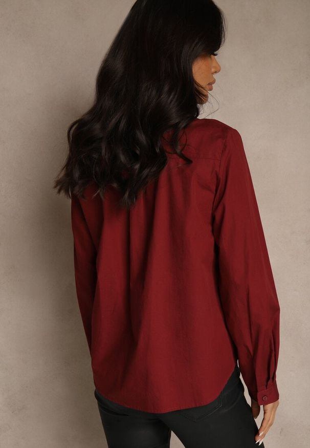 Renee - Bordowa Koszula z Bawełny o Klasycznym Fasonie Lilianesa. Okazja: na co dzień. Typ kołnierza: kołnierzyk klasyczny. Kolor: czerwony. Materiał: bawełna. Długość rękawa: długi rękaw. Długość: długie. Styl: klasyczny