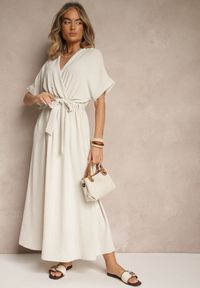 Renee - Beżowa Rozkloszowana Sukienka z Bawełną i Paskiem Lunapinia. Okazja: na co dzień. Kolor: beżowy. Materiał: bawełna. Styl: casual