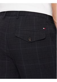 TOMMY HILFIGER - Tommy Hilfiger Chinosy MW0MW37726 Granatowy Tapered Fit. Kolor: niebieski. Materiał: bawełna #5