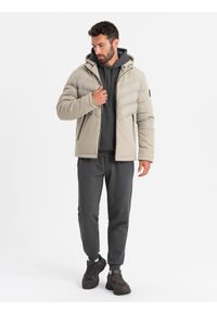 Ombre Clothing - Kurtka męska pikowana z łączonych materiałów z wysokim kołnierzem – beżowa V4 - Rozmiar: XL. Okazja: na co dzień. Kolor: beżowy. Materiał: materiał. Wzór: aplikacja. Styl: sportowy, casual #7