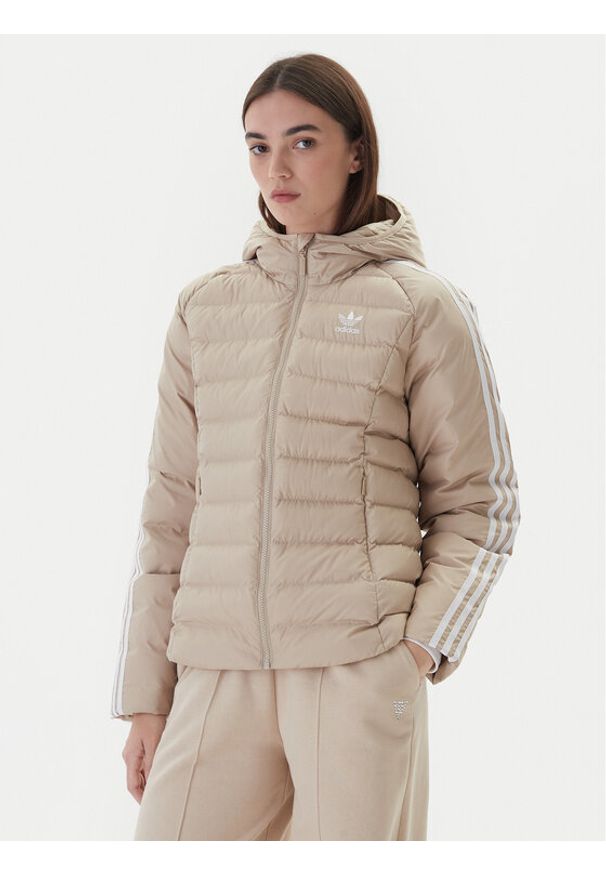 Adidas - adidas Kurtka przejściowa adicolor JX2940 Beżowy Slim Fit. Kolor: beżowy. Materiał: syntetyk