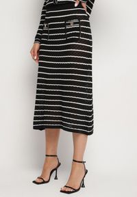 Born2be - Czarny Dzianinowy Komplet z Wiskozą w Paski Kardigan i Spódnica Sepoline. Kolor: czarny. Materiał: wiskoza, dzianina. Wzór: paski #2