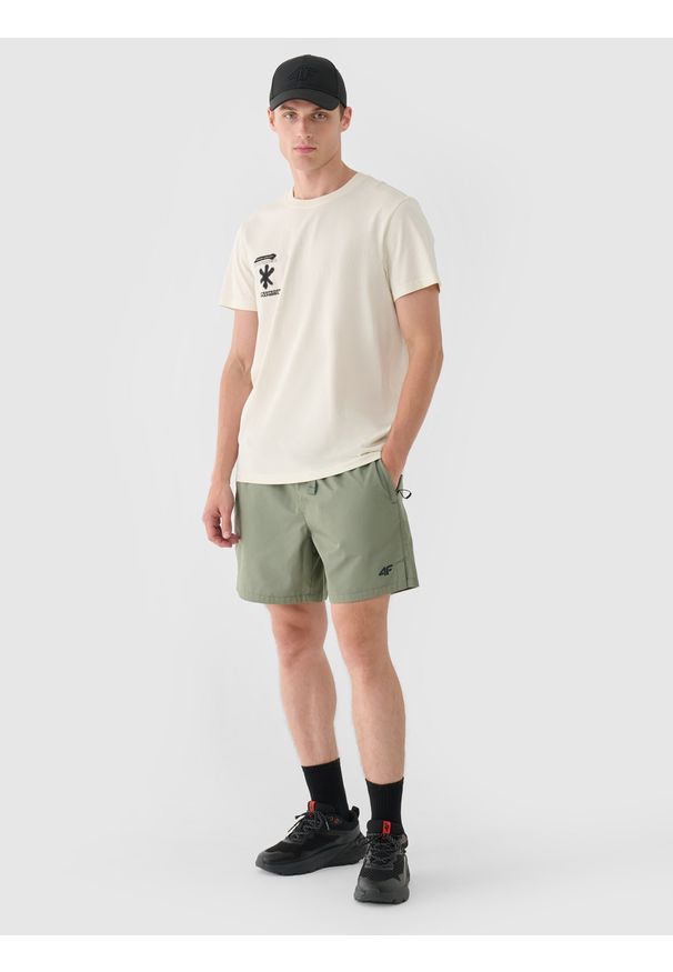 4f - 4F Spodenki casual męskie - oliwkowe XXL. Kolor: brązowy, oliwkowy, wielokolorowy. Materiał: materiał, bawełna, poliester. Długość: krótkie