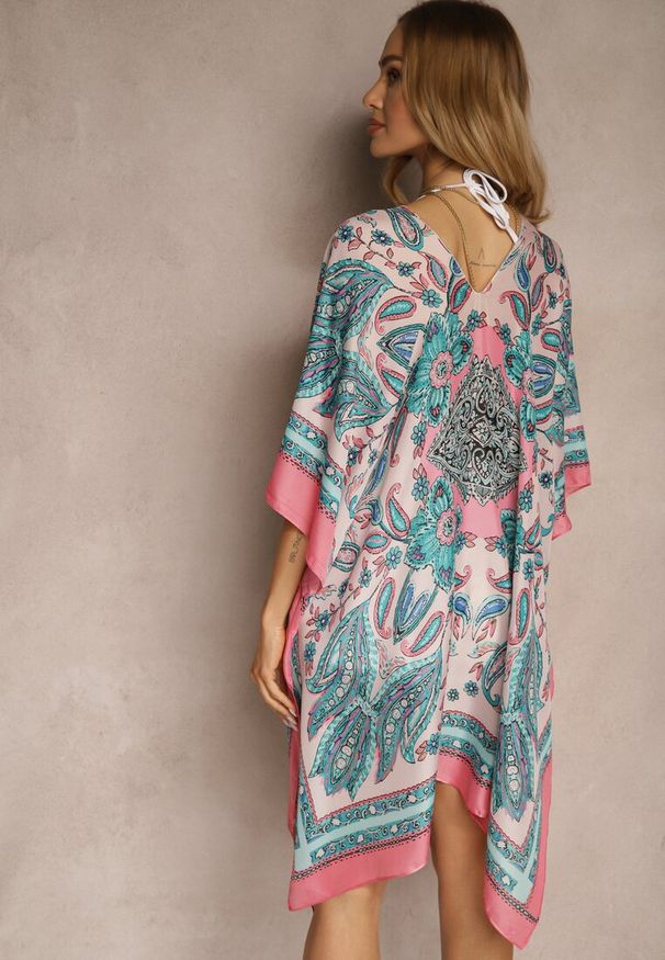 Renee - Różowo-Niebieskie Ponczo Narzutka z Wiskozy i Jedwabiu w Stylu Boho Acera. Kolor: różowy. Materiał: jedwab, wiskoza. Sezon: lato. Styl: boho