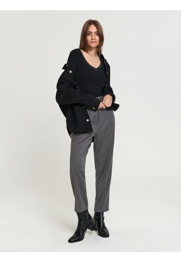 Sinsay - Bluzka z długimi rękawami - czarny. Kolor: czarny. Materiał: włókno, bawełna. Długość rękawa: długi rękaw. Długość: długie