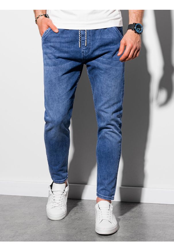 Ombre Clothing - Spodnie męskie jeansowe CARROT FIT P1057 - ciemnoniebieskie - L. Kolor: niebieski. Materiał: jeans, bawełna, elastan. Styl: klasyczny
