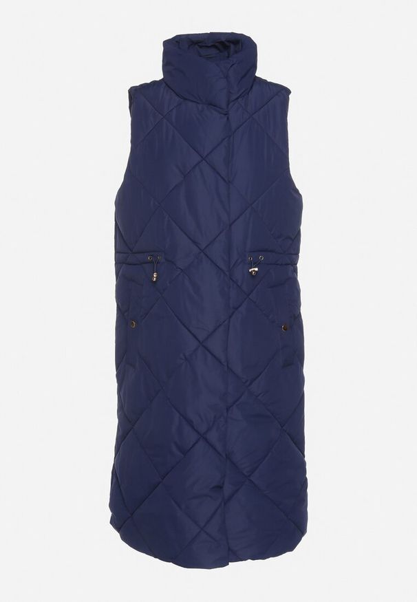 Born2be - Granatowa Pikowana Kamizelka o Długim Kroju ze Stójką i Kieszeniami Avatheia. Okazja: na co dzień. Typ kołnierza: kołnierzyk stójkowy. Kolor: niebieski. Materiał: jeans. Długość: długie. Wzór: aplikacja. Styl: casual, elegancki, klasyczny