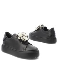 Czarne Sneakersy Karino Modne Obuwie Damskie. Okazja: na co dzień. Kolor: czarny. Materiał: skóra, jeans. Wzór: kwiaty. Obcas: na platformie. Styl: casual, elegancki #5