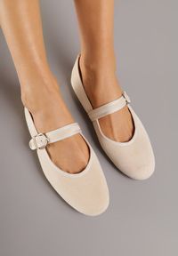 Renee - Beżowe Balerinki Mary Jane z Klamrą Zaurg. Okazja: na co dzień. Zapięcie: klamry. Kolor: beżowy. Materiał: jeans. Styl: klasyczny, casual, elegancki #3