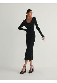 Reserved - Sukienka midi - czarny. Kolor: czarny. Materiał: dzianina, prążkowany, wiskoza. Długość: midi #1