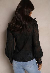 Renee - Czarna Koszula z Koronką i Stójką Ozdobiona Eleganckim Haftem Delamaris. Okazja: na co dzień. Typ kołnierza: kołnierzyk stójkowy. Kolor: czarny. Materiał: koronka. Długość rękawa: długi rękaw. Długość: długie. Wzór: haft, koronka, aplikacja. Styl: elegancki #5
