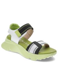 Zielone Sandały Hispanitas Wygodne Obuwie Damskie. Okazja: na co dzień. Zapięcie: rzepy. Kolor: zielony. Materiał: materiał, skóra. Wzór: paski. Styl: casual