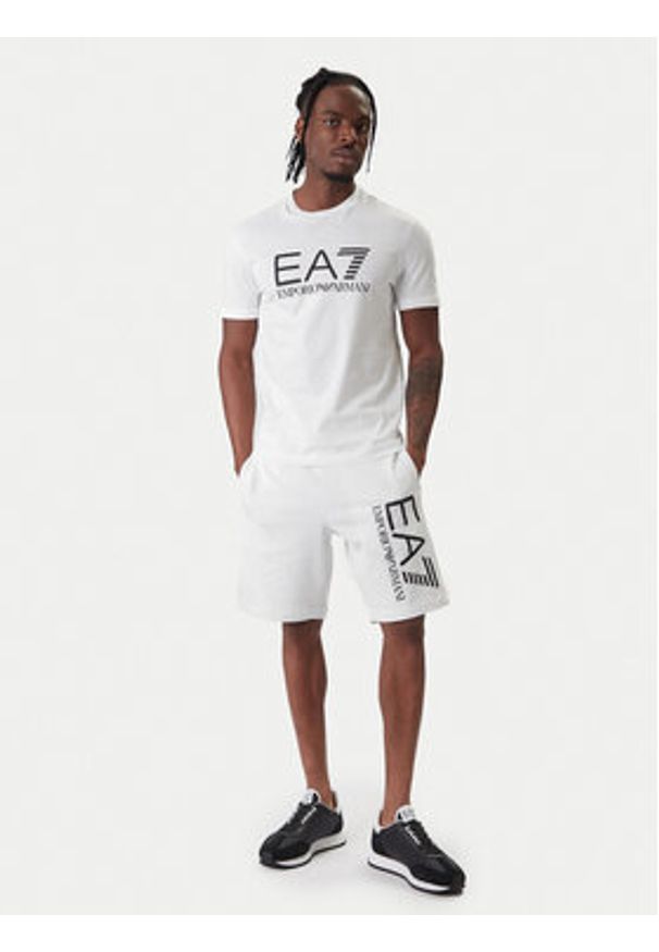 EA7 Emporio Armani Szorty sportowe 7M001414 AF22266 U0002 Biały Regular Fit. Kolor: biały. Materiał: bawełna. Styl: sportowy