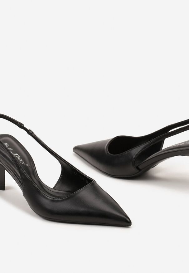 Renee - Czarne Wsuwane Sandały Sling-Back na Kaczuszce ze Szpiczastym Noskiem Oxena. Okazja: na co dzień. Nosek buta: szpiczasty. Zapięcie: bez zapięcia. Kolor: czarny. Materiał: jeans. Obcas: na szpilce. Styl: elegancki, casual, wizytowy. Wysokość obcasa: średni