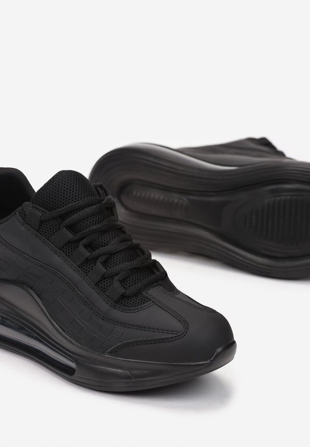 Renee - Czarne Matowe Sneakersy Gineros. Wysokość cholewki: przed kostkę. Nosek buta: okrągły. Kolor: czarny. Materiał: materiał. Szerokość cholewki: normalna