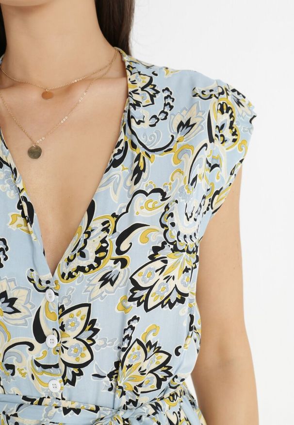 Born2be - Jasnoniebieski Kombinezon Phaeniope. Kolor: niebieski. Materiał: materiał. Długość rękawa: bez rękawów. Długość: długie. Wzór: aplikacja. Sezon: lato