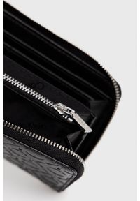 Calvin Klein Portfel damski kolor czarny. Kolor: czarny. Materiał: materiał. Wzór: gładki #4