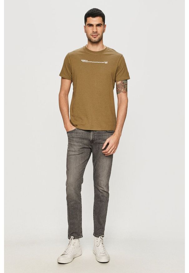 Guess - T-shirt. Okazja: na co dzień. Kolor: zielony. Materiał: dzianina. Wzór: aplikacja. Styl: casual