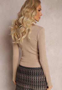 Renee - Beżowy Kardigan na Guziki z Trójkątnym Dekoltem Emlina. Kolor: beżowy. Materiał: tkanina. Wzór: aplikacja #3